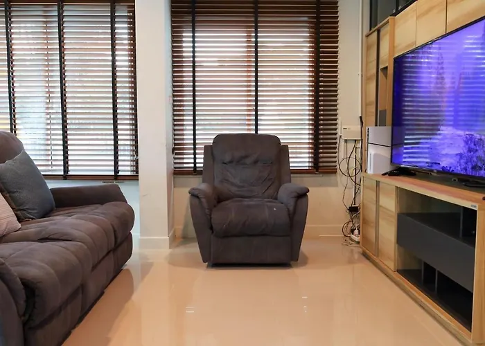 Airport Villa